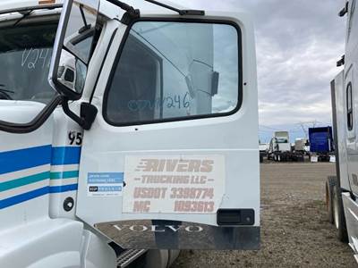 Volvo VNL Front Door Assembly