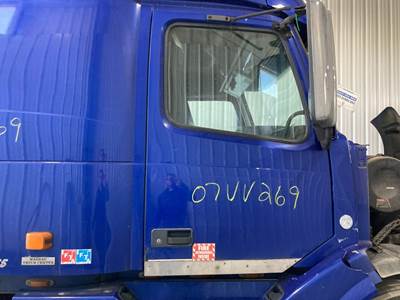 Volvo VNL Front Door Assembly