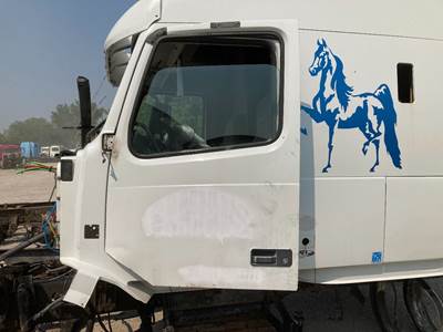 Volvo VNL Front Door Assembly