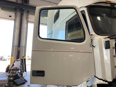 Volvo VNL Front Door Assembly