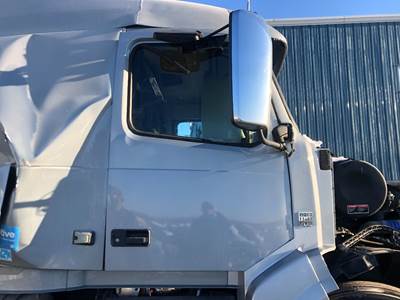 Volvo VNL Front Door Assembly