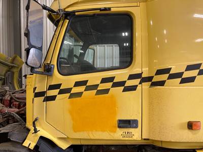 Volvo VNL Front Door Assembly