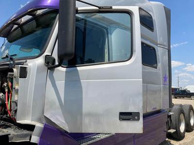 Volvo VNL Front Door Assembly
