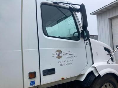 Volvo VNL Front Door Assembly