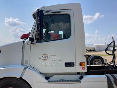 Volvo VNL Front Door Assembly