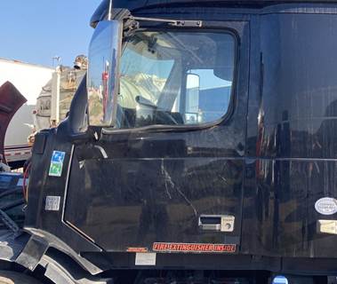 Volvo VNL Front Door Assembly