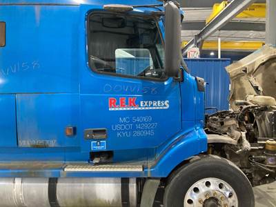 Volvo VNL Front Door Assembly