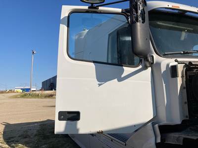 Volvo VNL Front Door Assembly