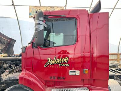 Volvo VNL Front Door Assembly