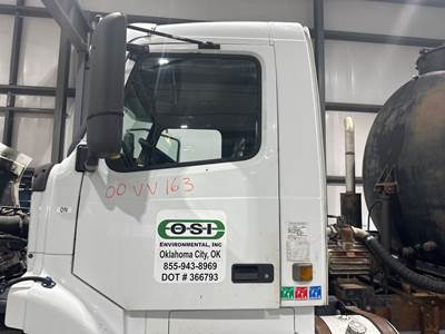 Volvo VNL Front Door Assembly