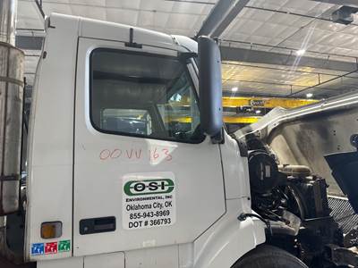 Volvo VNL Front Door Assembly