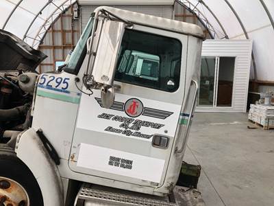 Volvo WAH Front Door Assembly