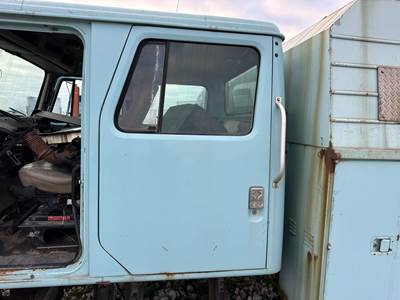 International 4700 Rear Door Assembly