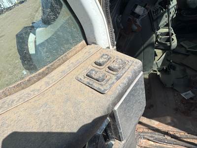 Caterpillar CT660 Door Electrical Switch