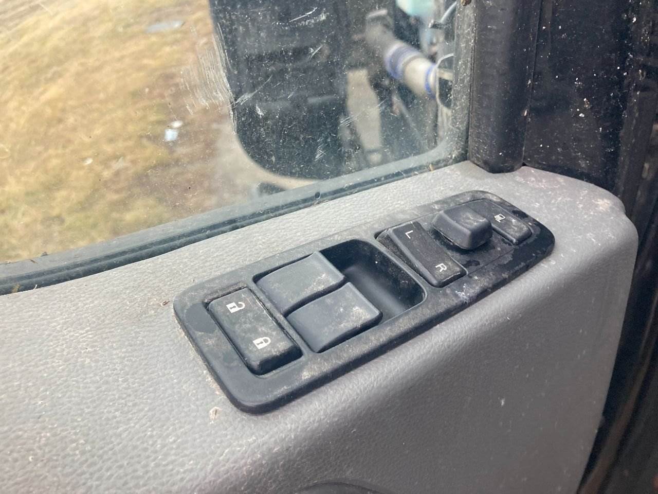 2016 Kenworth T680 Door Electrical Switch For Sale Kansas City, MO