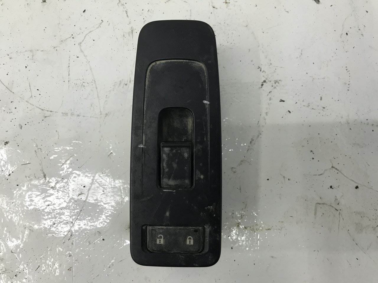 2018 Kenworth T680 Door Electrical Switch For Sale Kansas City, MO