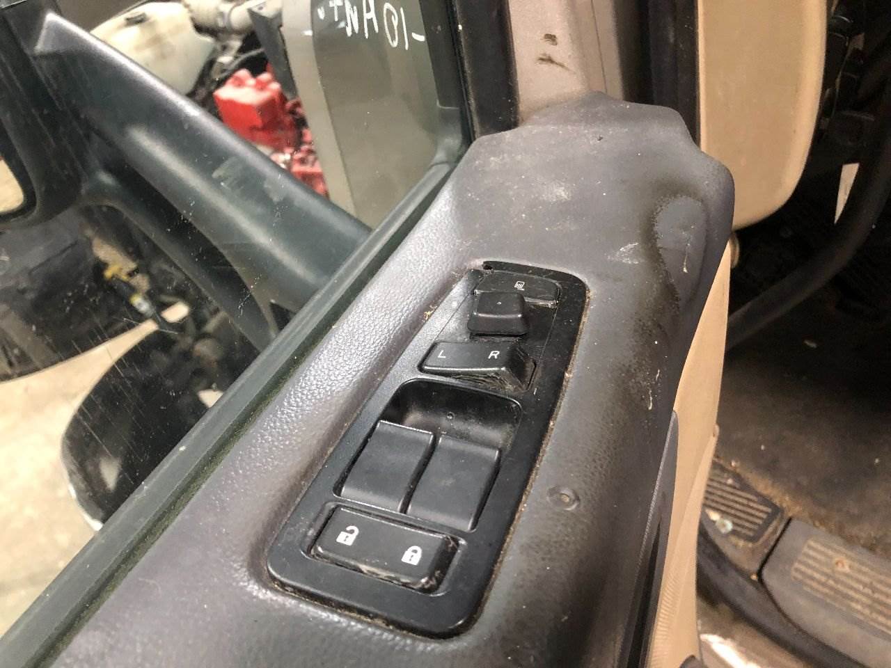 2017 Peterbilt 579 Door Electrical Switch For Sale Winimac, IN