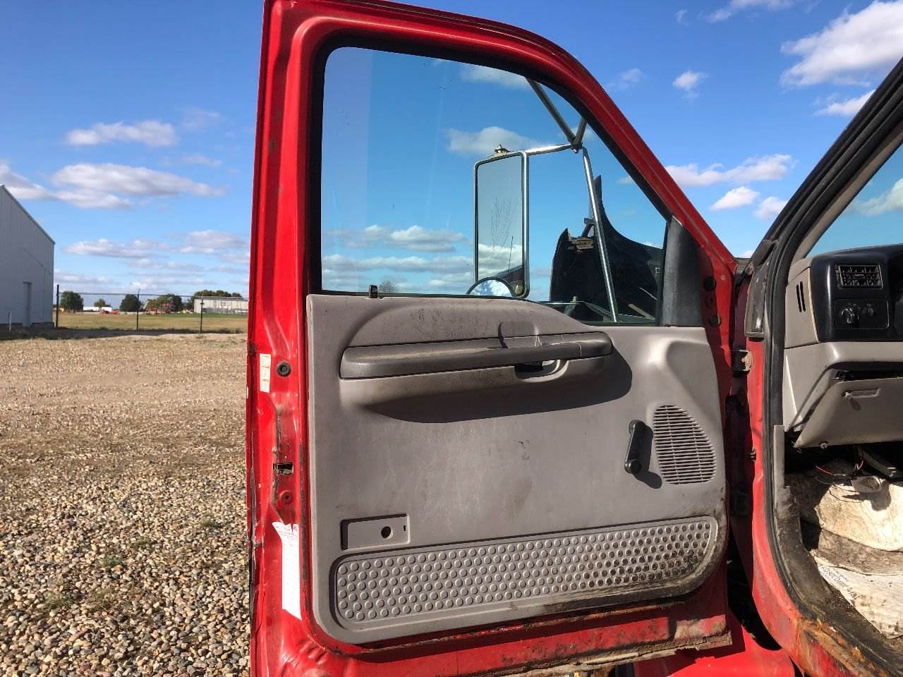 2000 Ford F750 Front Door Glass for a Ford F750 For Sale Spencer, IA