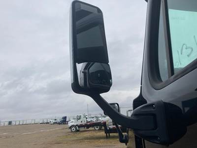 Freightliner Cascadia Door Mirror