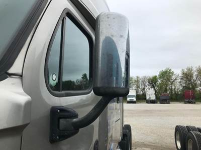 Freightliner Cascadia Door Mirror