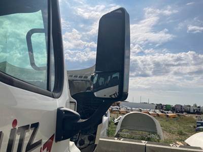 Freightliner Cascadia Door Mirror