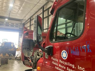 Freightliner Cascadia Door Mirror