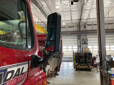 Freightliner Cascadia Door Mirror