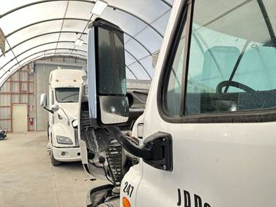 Freightliner Cascadia Door Mirror