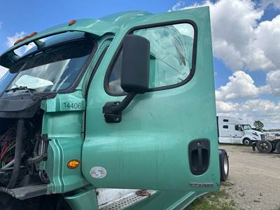 Freightliner Cascadia Door Mirror