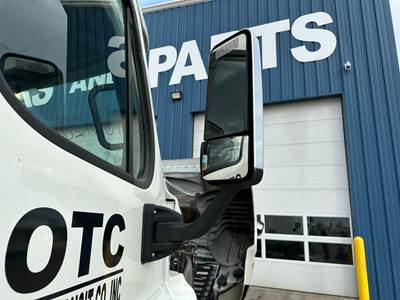 Freightliner Cascadia Door Mirror