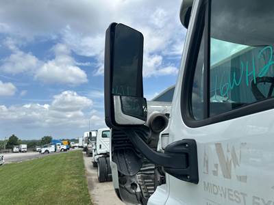 Freightliner Cascadia Door Mirror