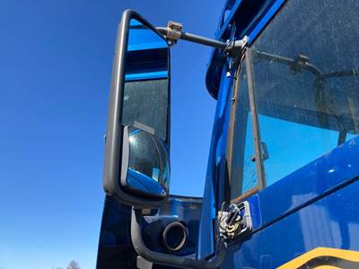 Freightliner Century Class 120 Door Mirror for a Freightliner C120 Century