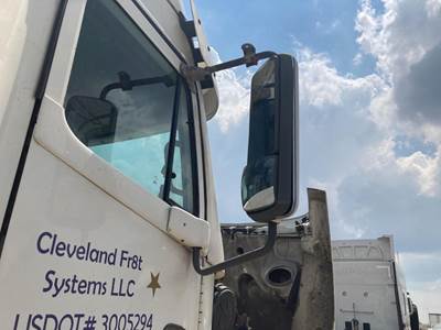 Freightliner Century Class 120 Door Mirror for a Freightliner C120 Century