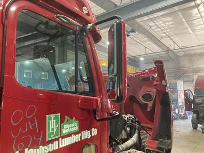 Freightliner Century Class 120 Door Mirror for a Freightliner C120 Century