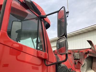 Freightliner Columbia 112 Door Mirror