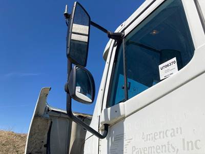Freightliner Columbia 120 Door Mirror
