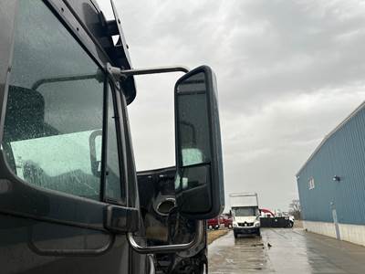 Freightliner Columbia 120 Door Mirror