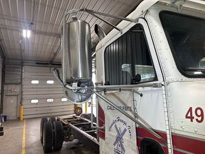 Freightliner FLD112 Door Mirror