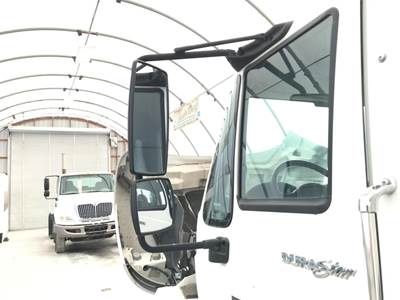International DuraStar 4400 Door Mirror for a International Durastar (4400)