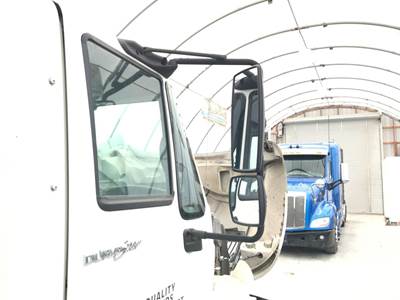 International DuraStar 4400 Door Mirror for a International Durastar (4400)