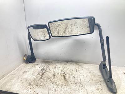 International DuraStar 4400 Door Mirror for a International Durastar (4400)