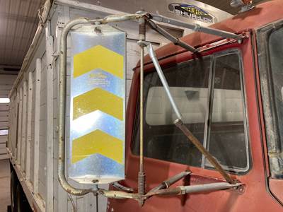 International Loadstar 1800 Door Mirror for a International 1800 Loadstar
