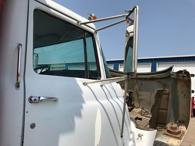 International Loadstar 1800 Door Mirror for a International 1800 Loadstar