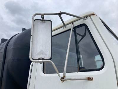 International S1800 Door Mirror
