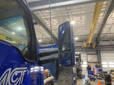 Kenworth T680 Door Mirror