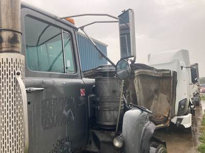 Mack DM800 Door Mirror