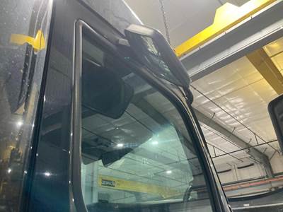 Peterbilt 579 Door Mirror