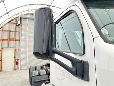 Peterbilt 579 Door Mirror