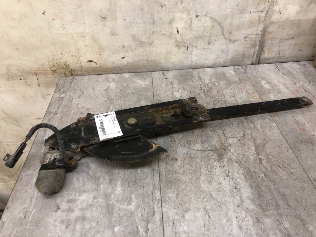1996 Kenworth W900L Door Window Regulator For Sale Council Bluffs, IA
