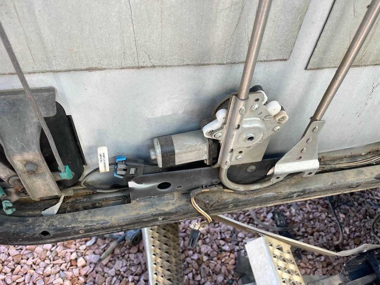 2014 Peterbilt 388 Door Window Regulator For Sale Sioux Falls, SD